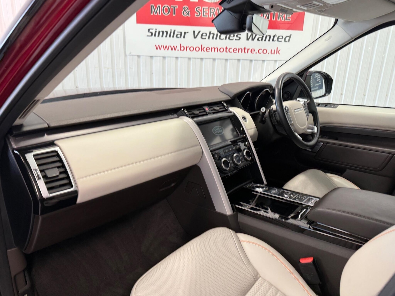 Used Land Rover Discovery 2017 for sale - 76214731: Photo 11