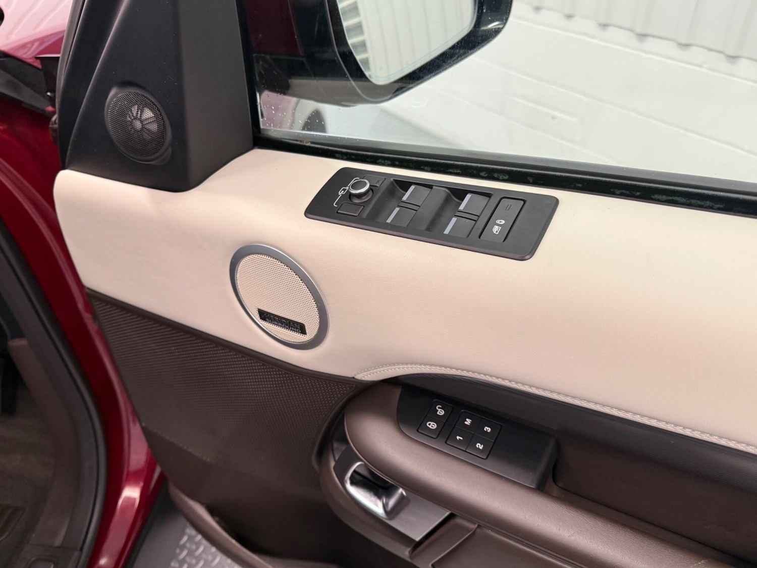 Used Land Rover Discovery 2017 for sale - 76214731: Photo 29