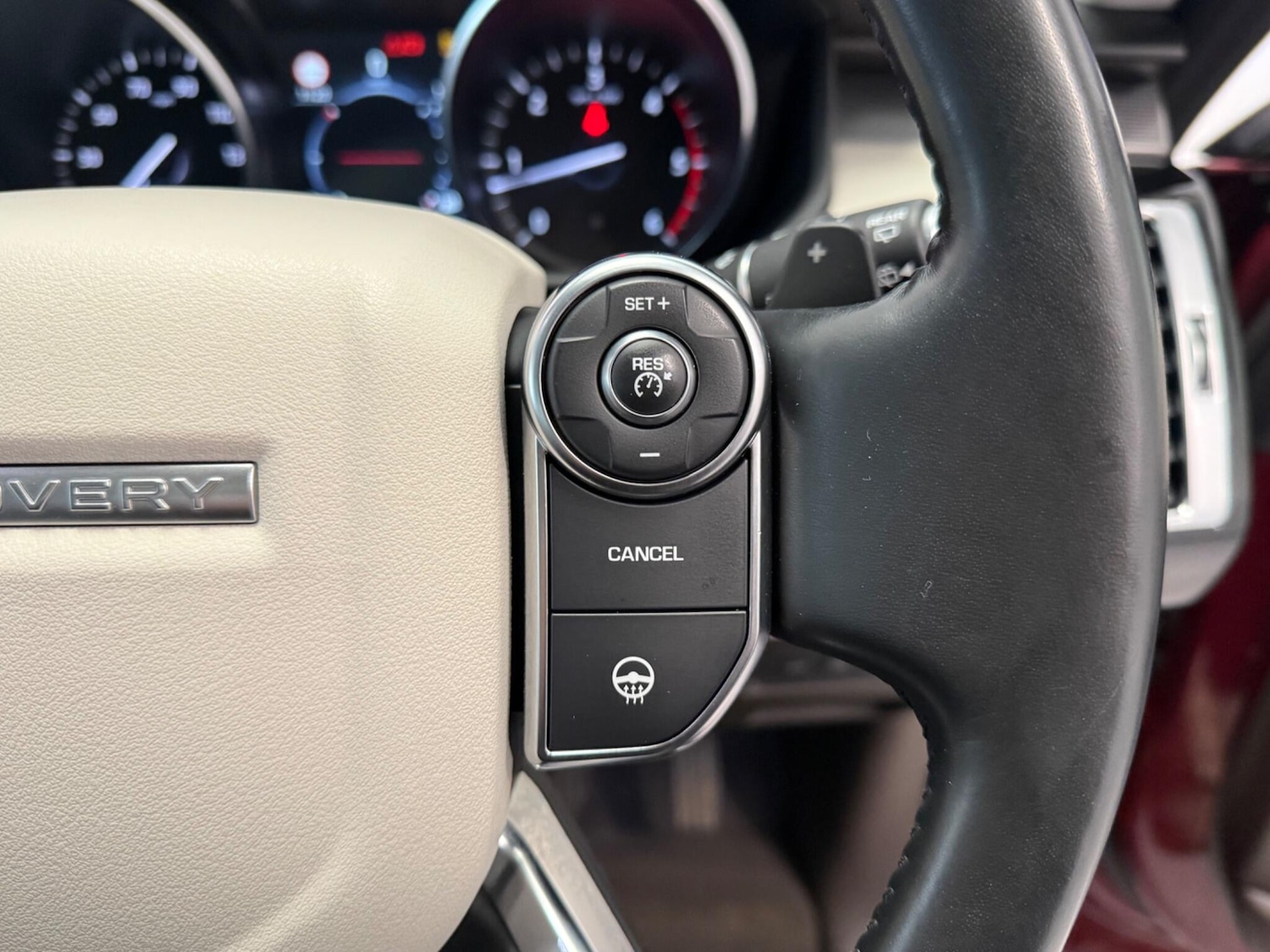 Used Land Rover Discovery 2017 for sale - 76214731: Photo 36