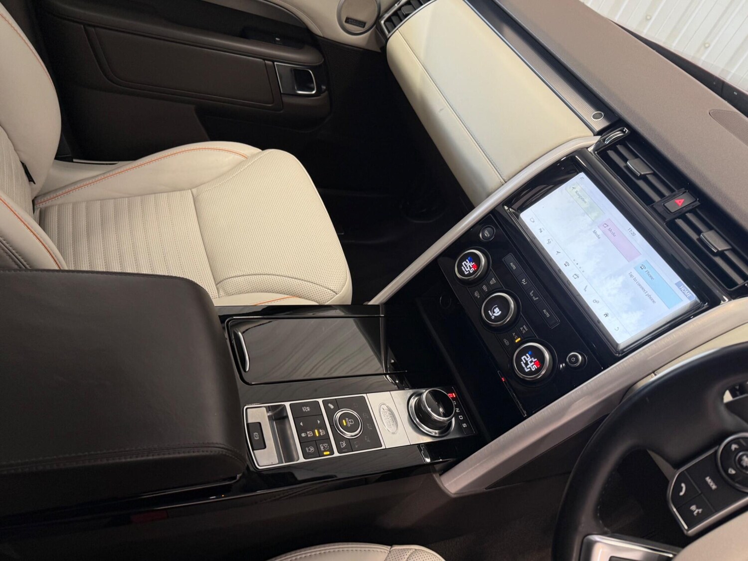 Used Land Rover Discovery 2017 for sale - 76214731: Photo 39