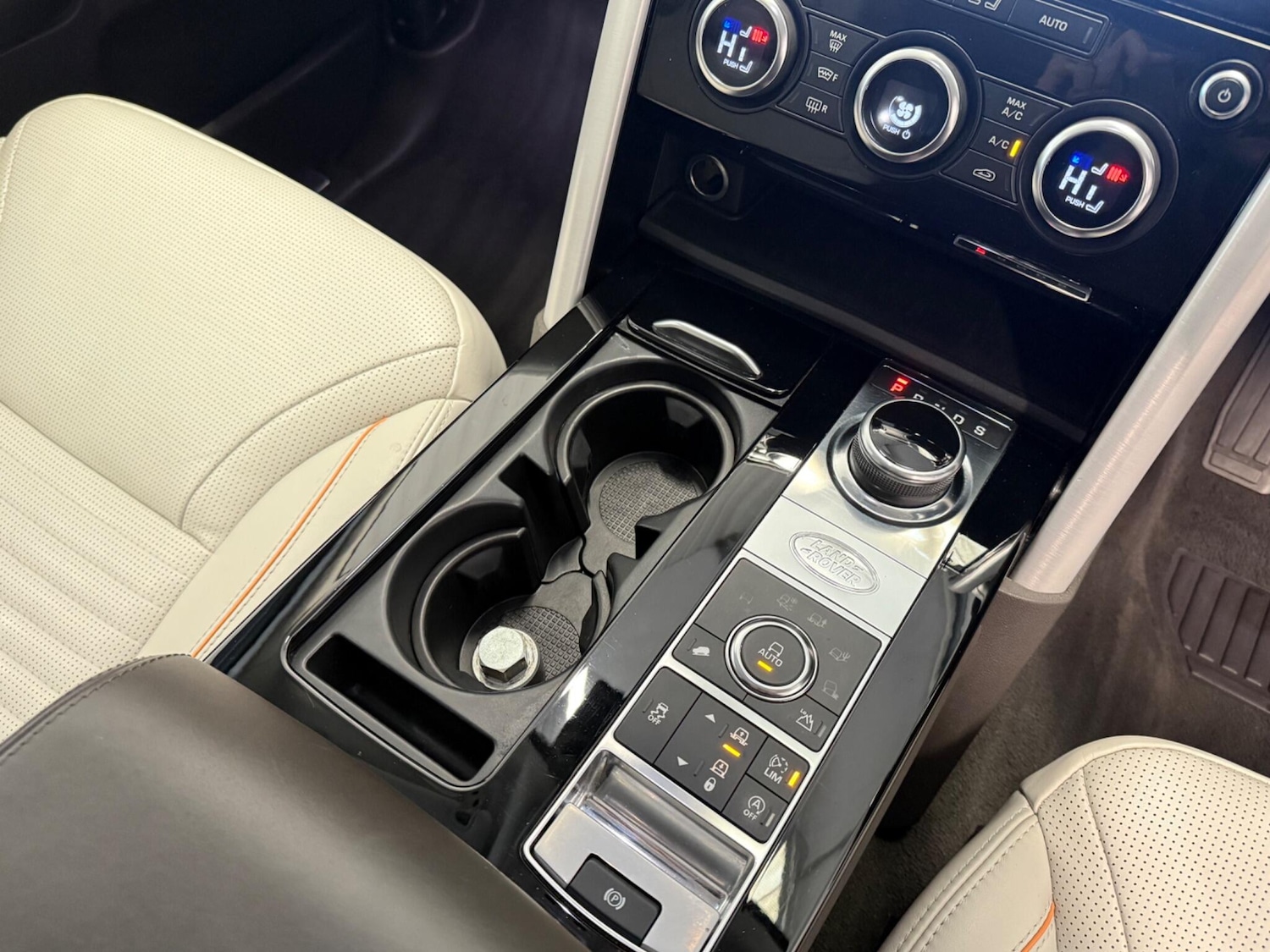 Used Land Rover Discovery 2017 for sale - 76214731: Photo 42