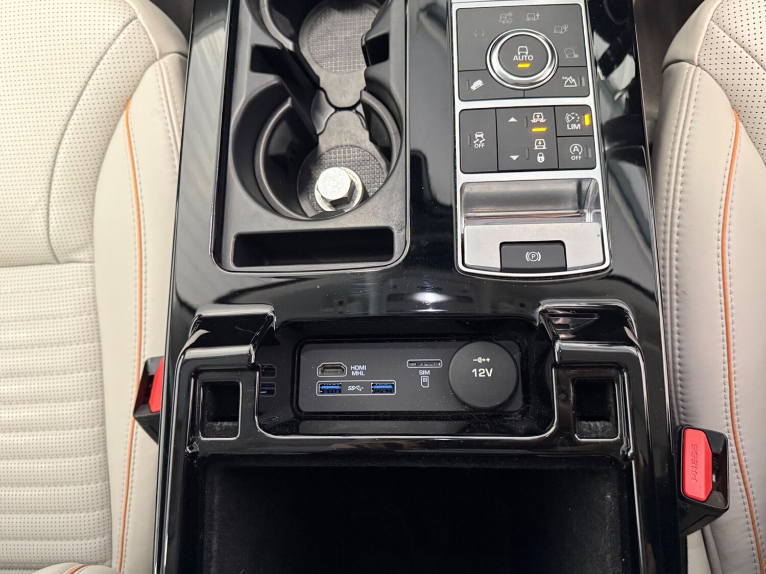 Used Land Rover Discovery 2017 for sale - 76214731: Photo 43