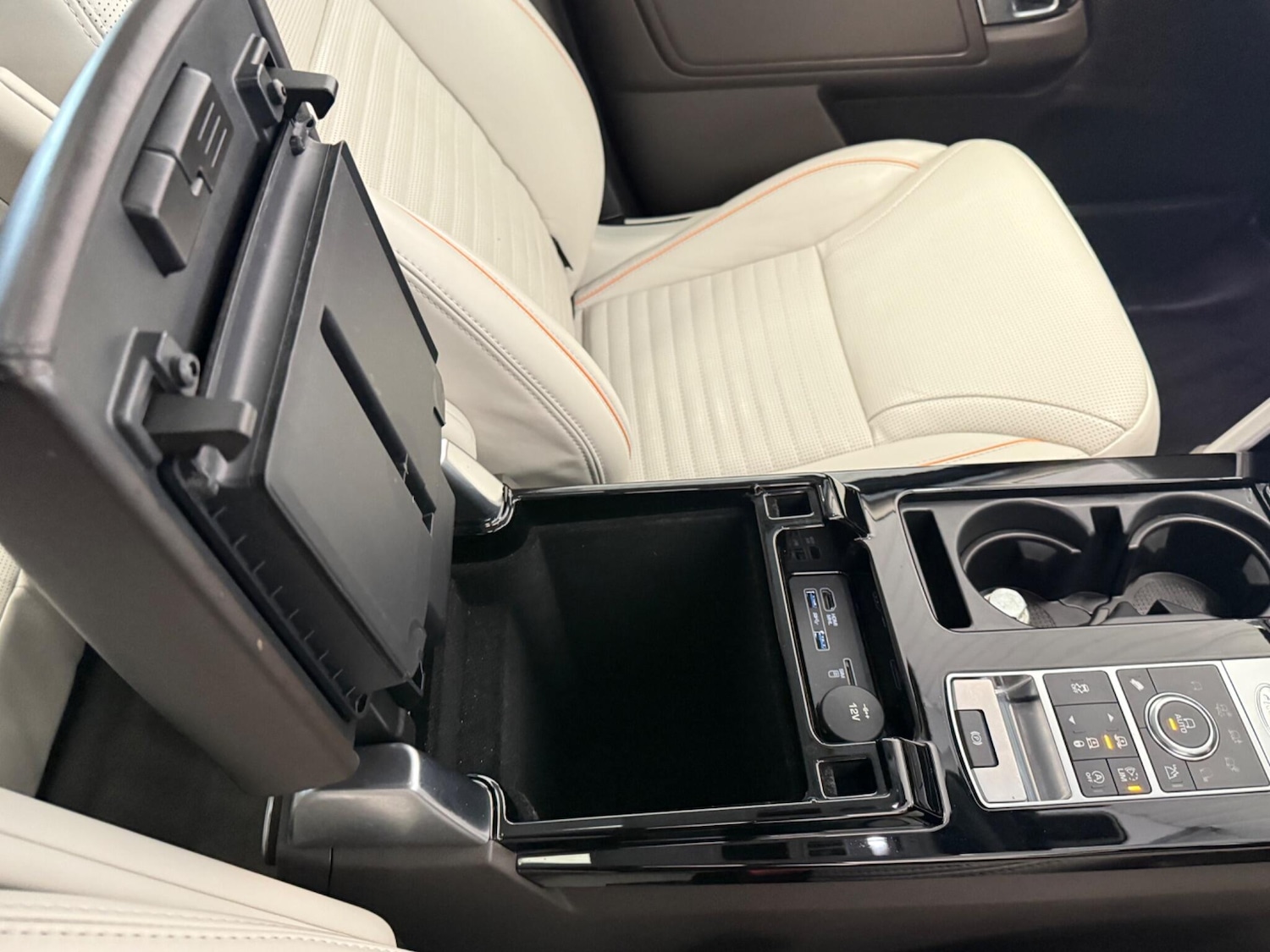 Used Land Rover Discovery 2017 for sale - 76214731: Photo 44