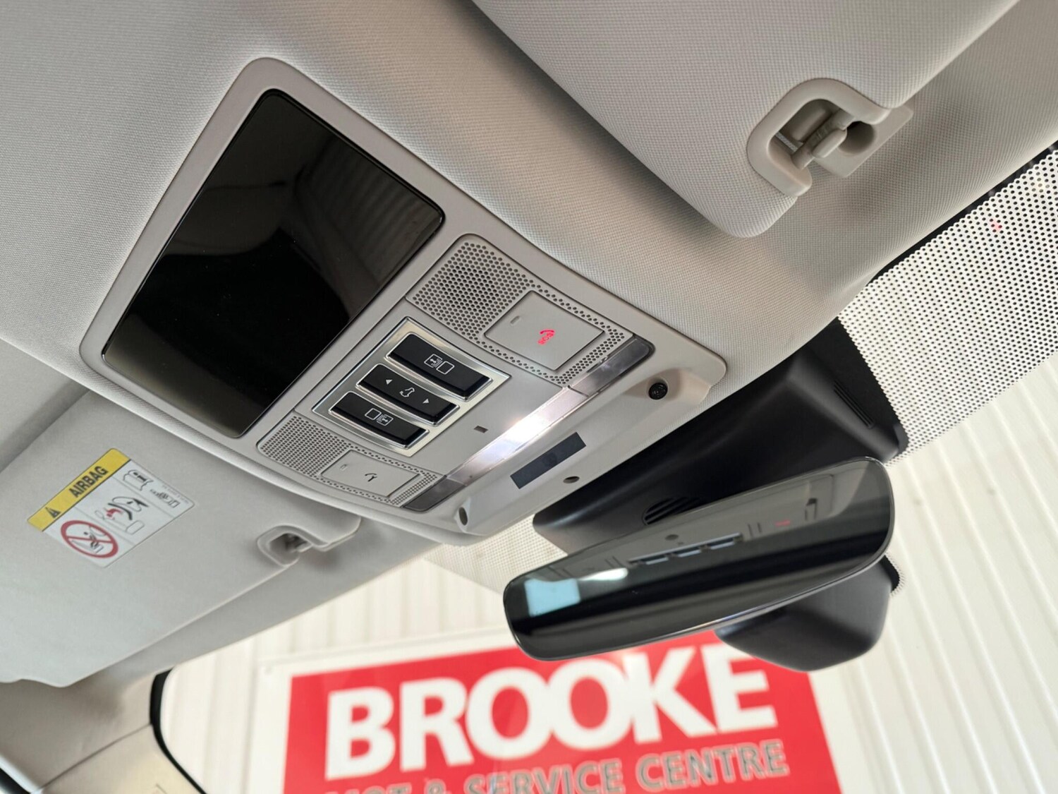 Used Land Rover Discovery 2017 for sale - 76214731: Photo 46