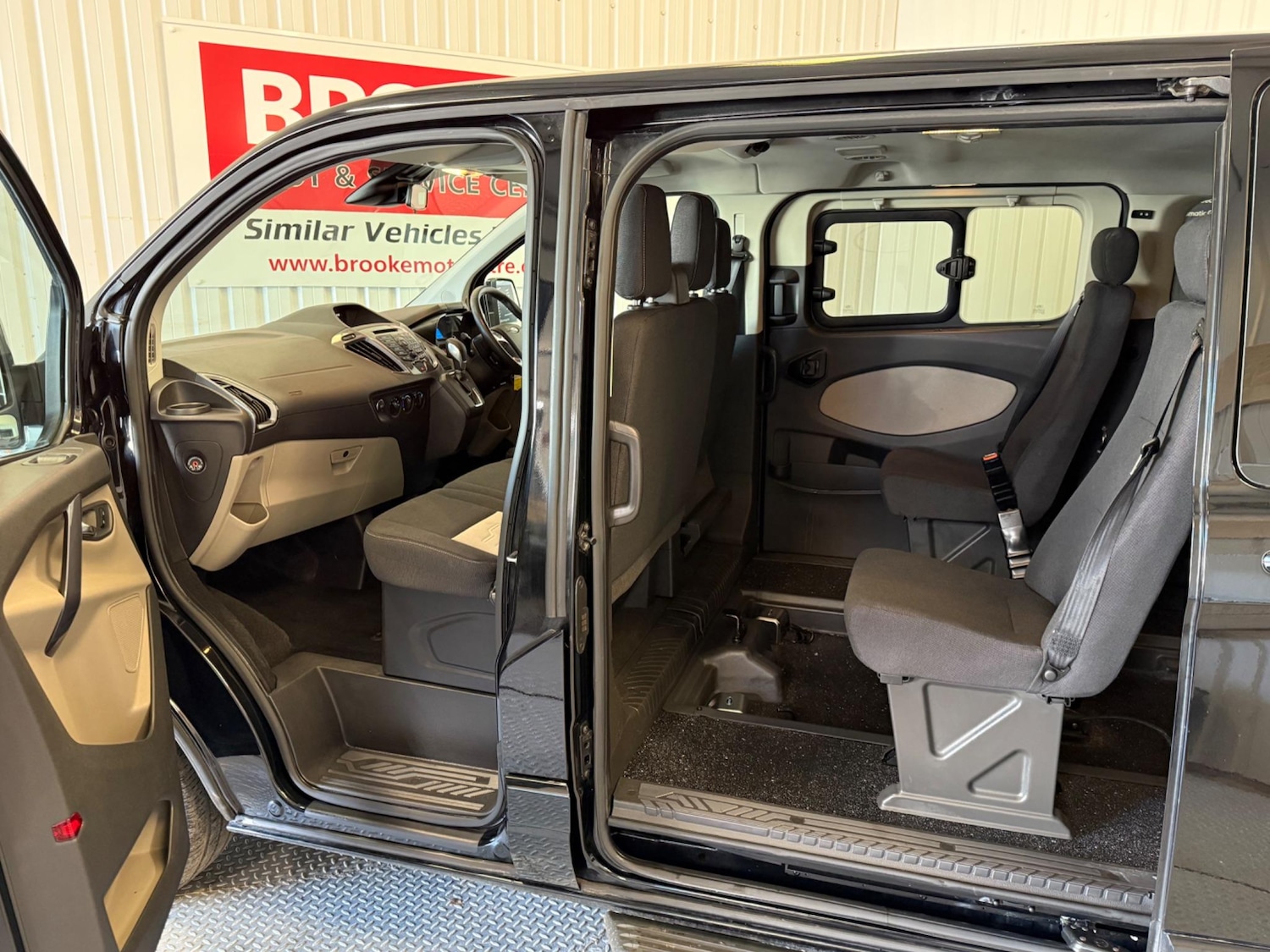 Used Ford Tourneo Custom 2017 for sale - 77840029: Photo 17