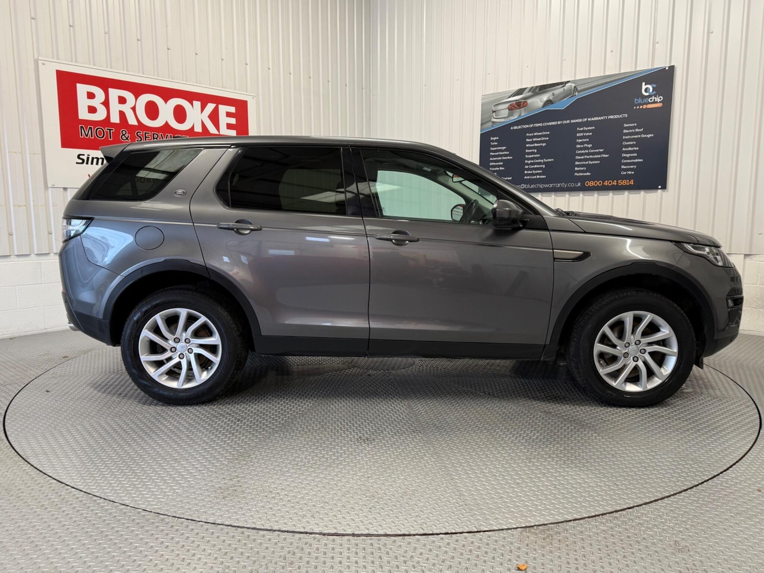Used Land Rover Discovery Sport 2017 for sale - 76766005: Photo 6