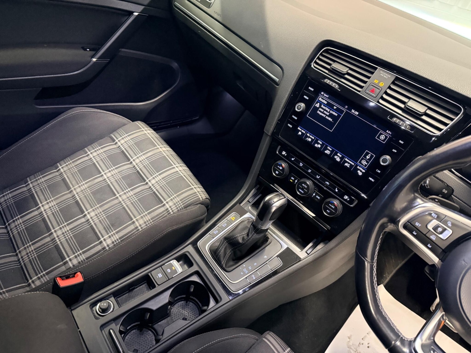 Used Volkswagen Golf 2018 for sale - 77440848: Photo 26