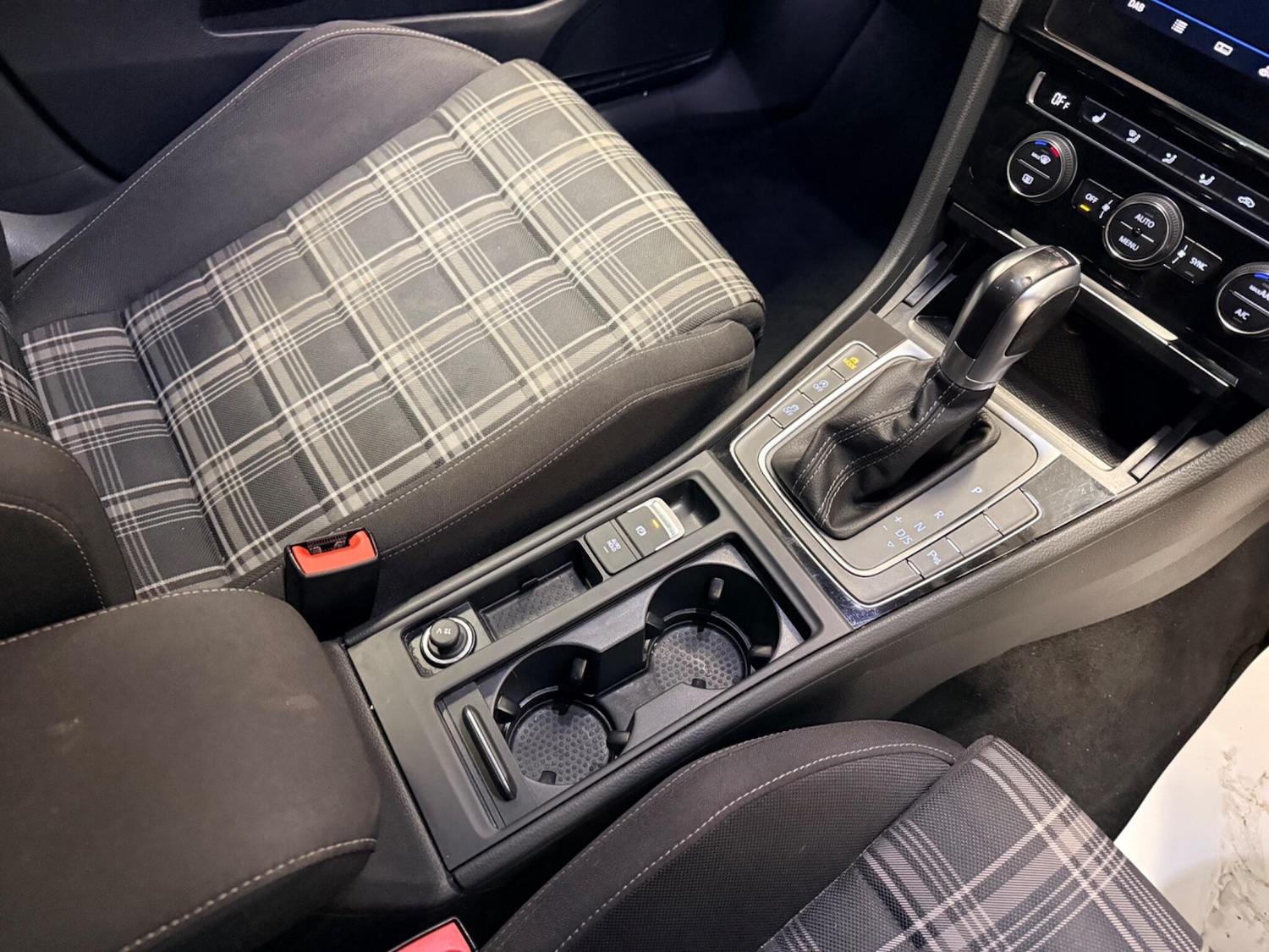 Used Volkswagen Golf 2018 for sale - 77440848: Photo 28