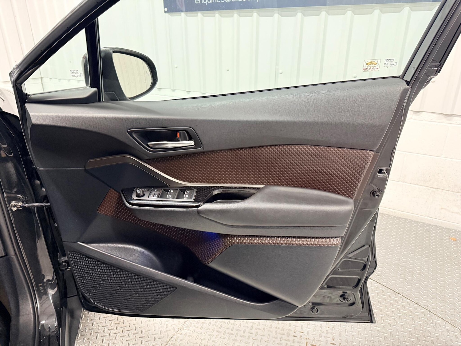 Used Toyota C-HR 2017 for sale - 77203946: Photo 18