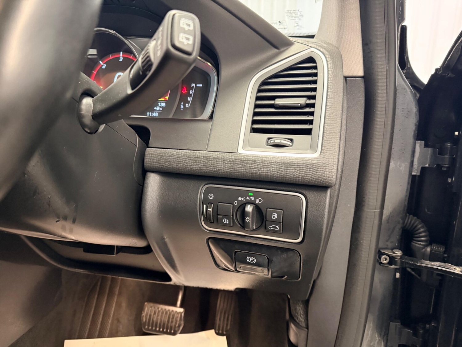 Used Volvo XC60 2017 for sale - 77351476: Photo 25