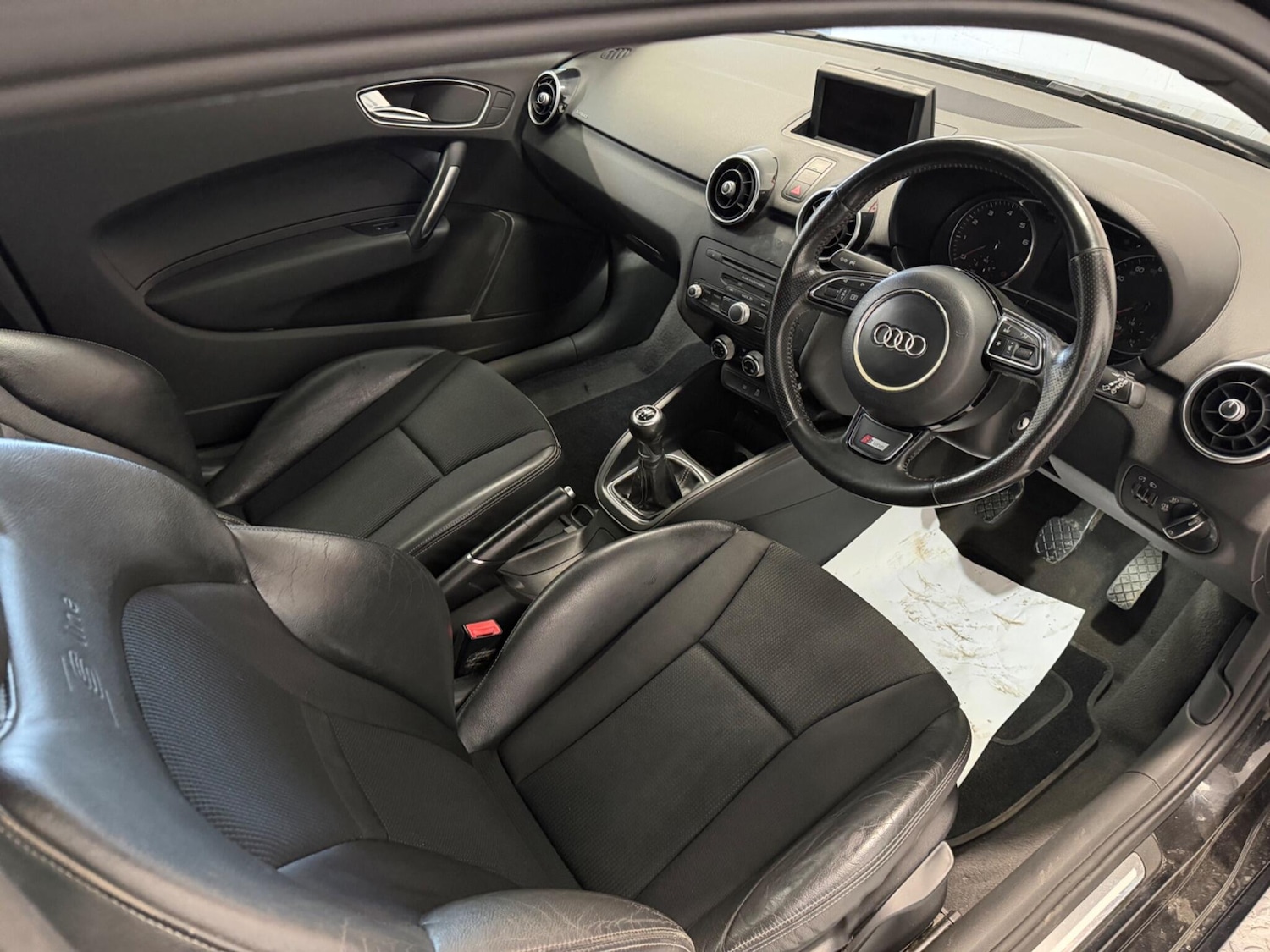 Used Audi A1 2011 for sale - 77853886: Photo 16