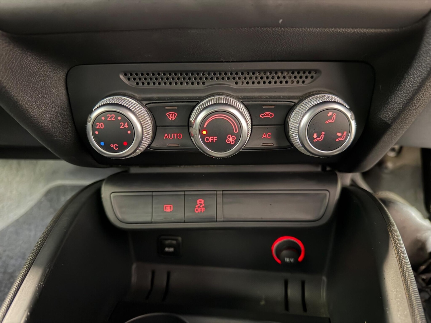 Used Audi A1 2011 for sale - 77853886: Photo 24