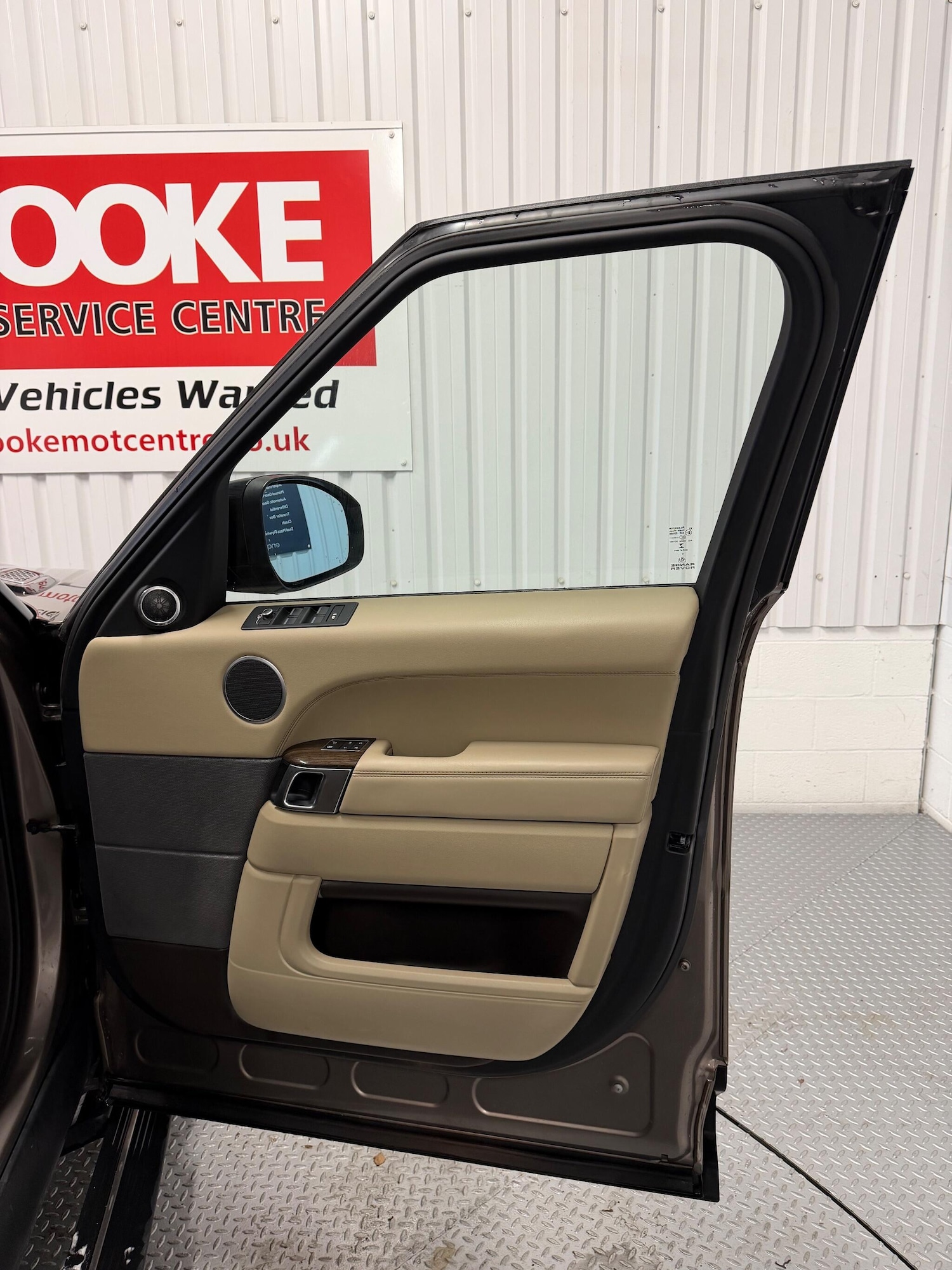 Used Land Rover Range Rover Sport 2016 for sale - 76521958: Photo 16