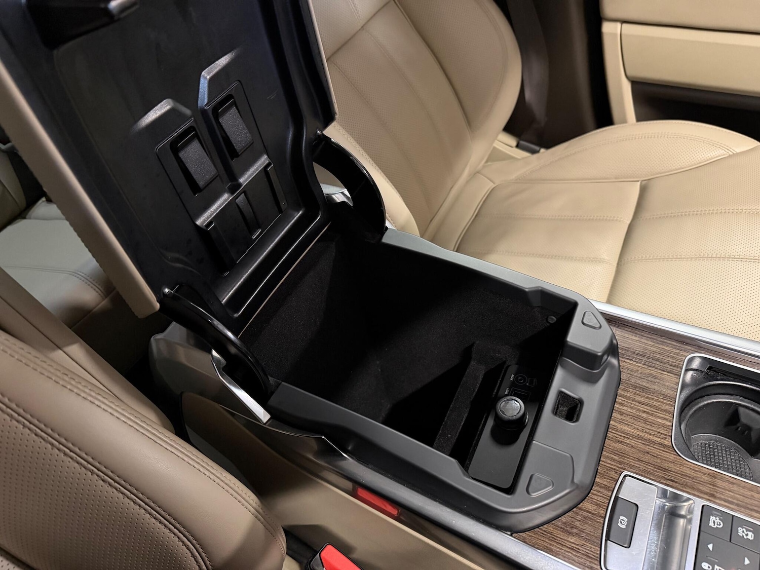 Used Land Rover Range Rover Sport 2016 for sale - 76521958: Photo 29