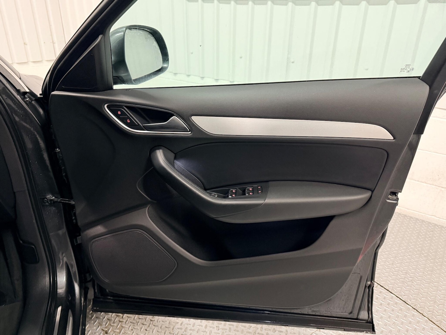 Used Audi Q3 2014 for sale - 76886219: Photo 21