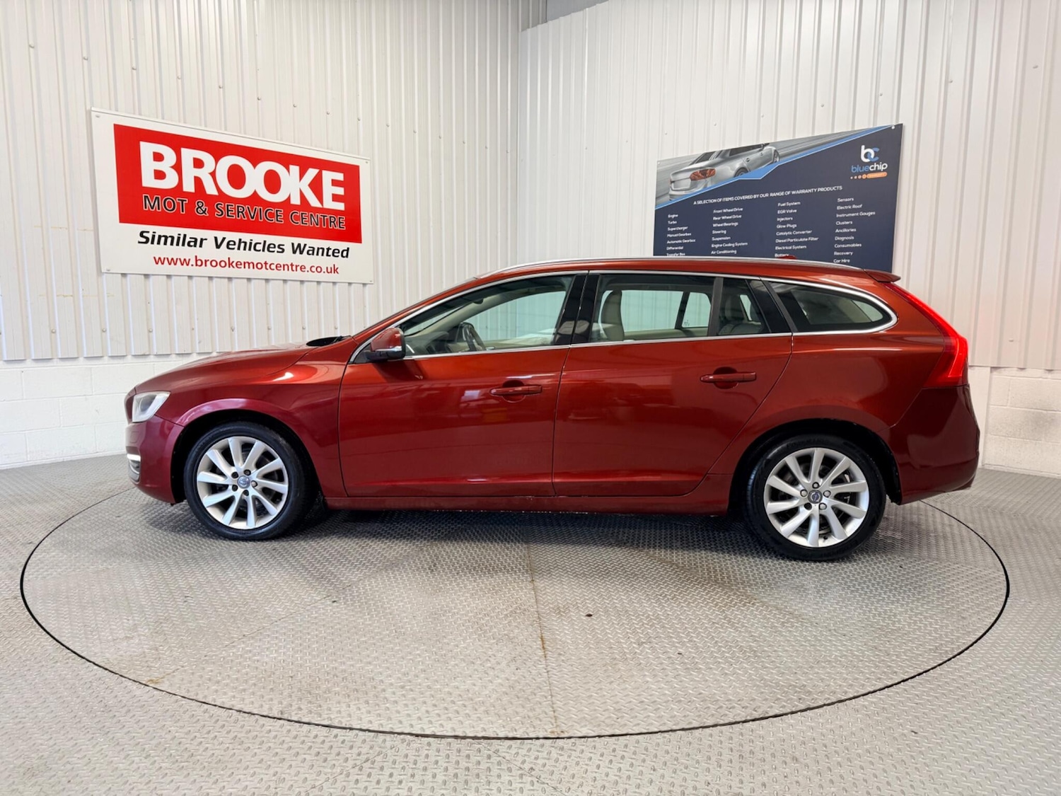 Used Volvo V60 2015 for sale - 77358743: Photo 10