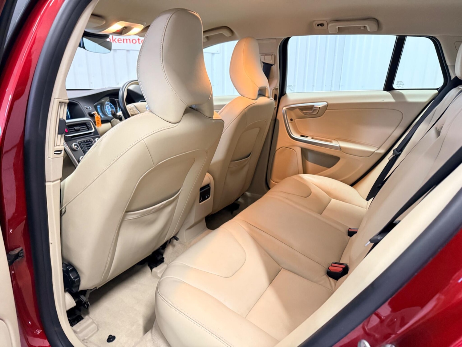 Used Volvo V60 2015 for sale - 77358743: Photo 11