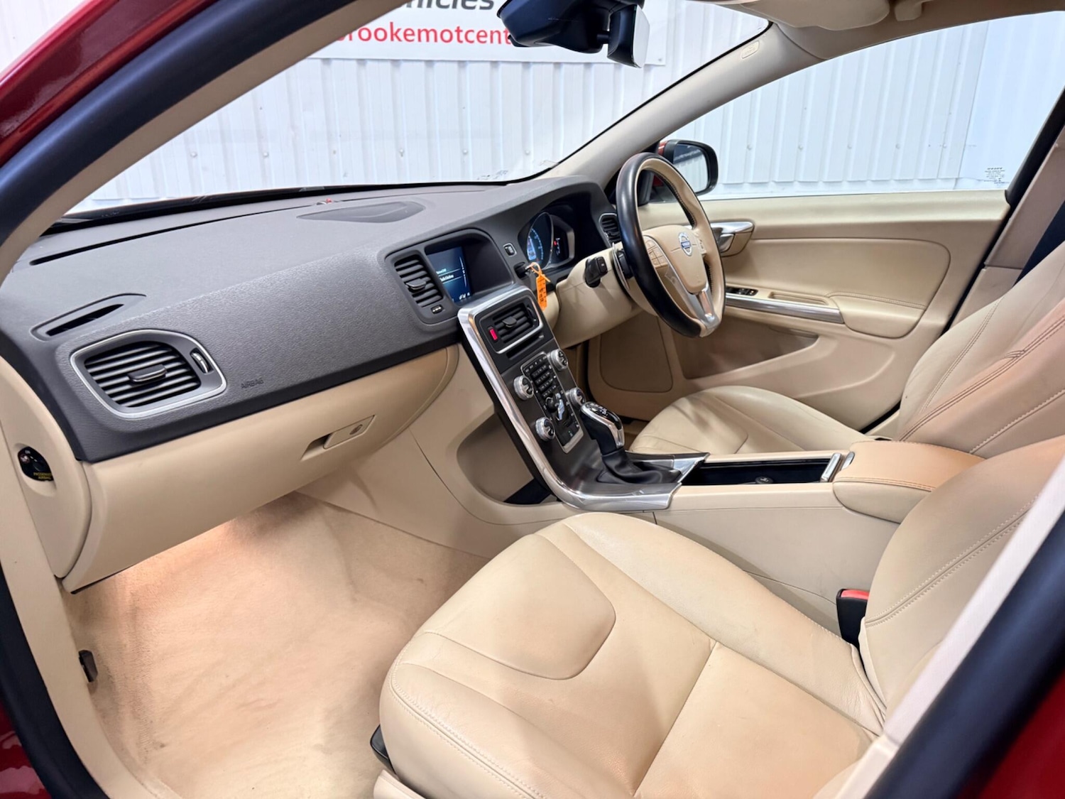 Used Volvo V60 2015 for sale - 77358743: Photo 13