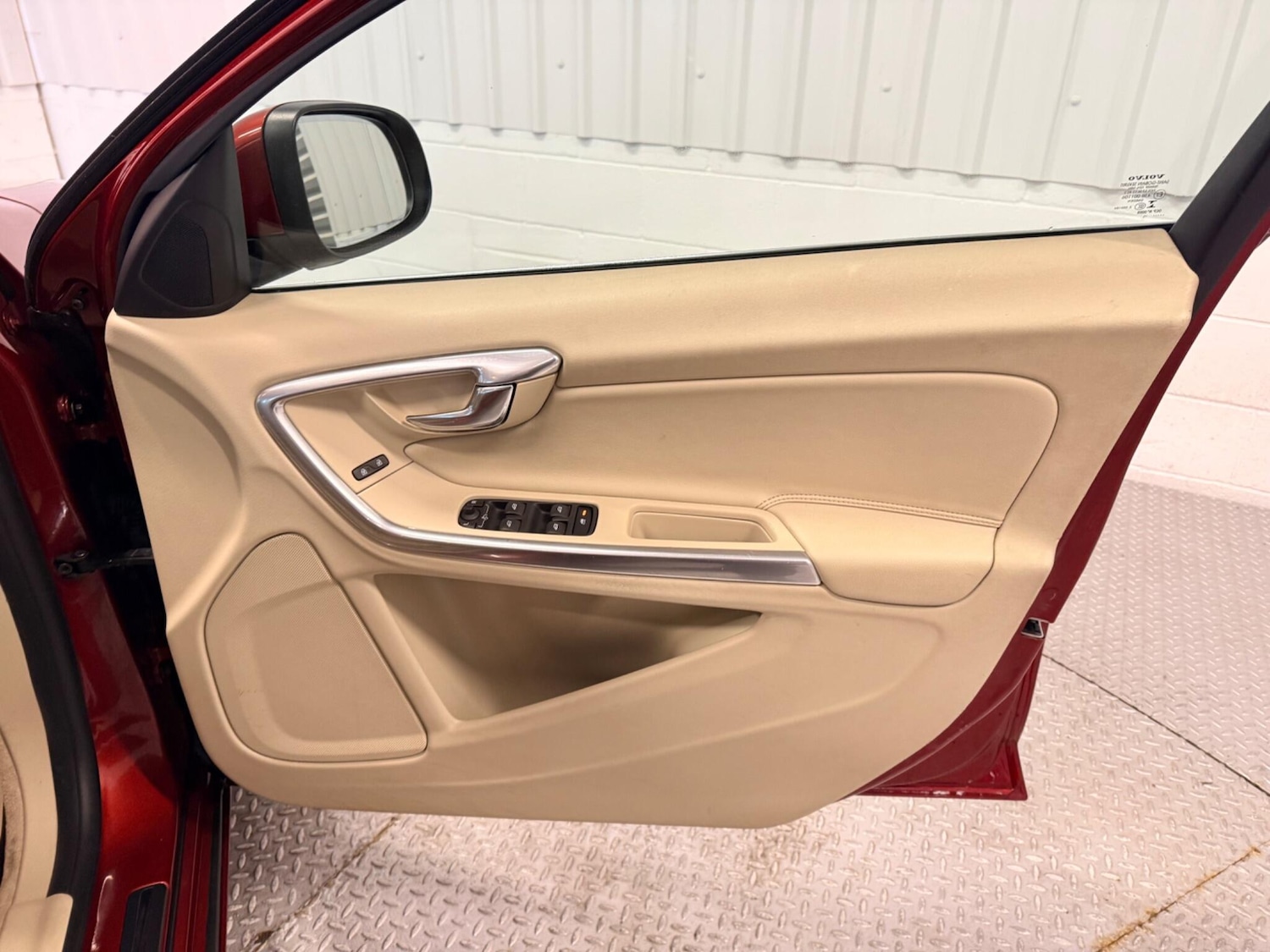 Used Volvo V60 2015 for sale - 77358743: Photo 14