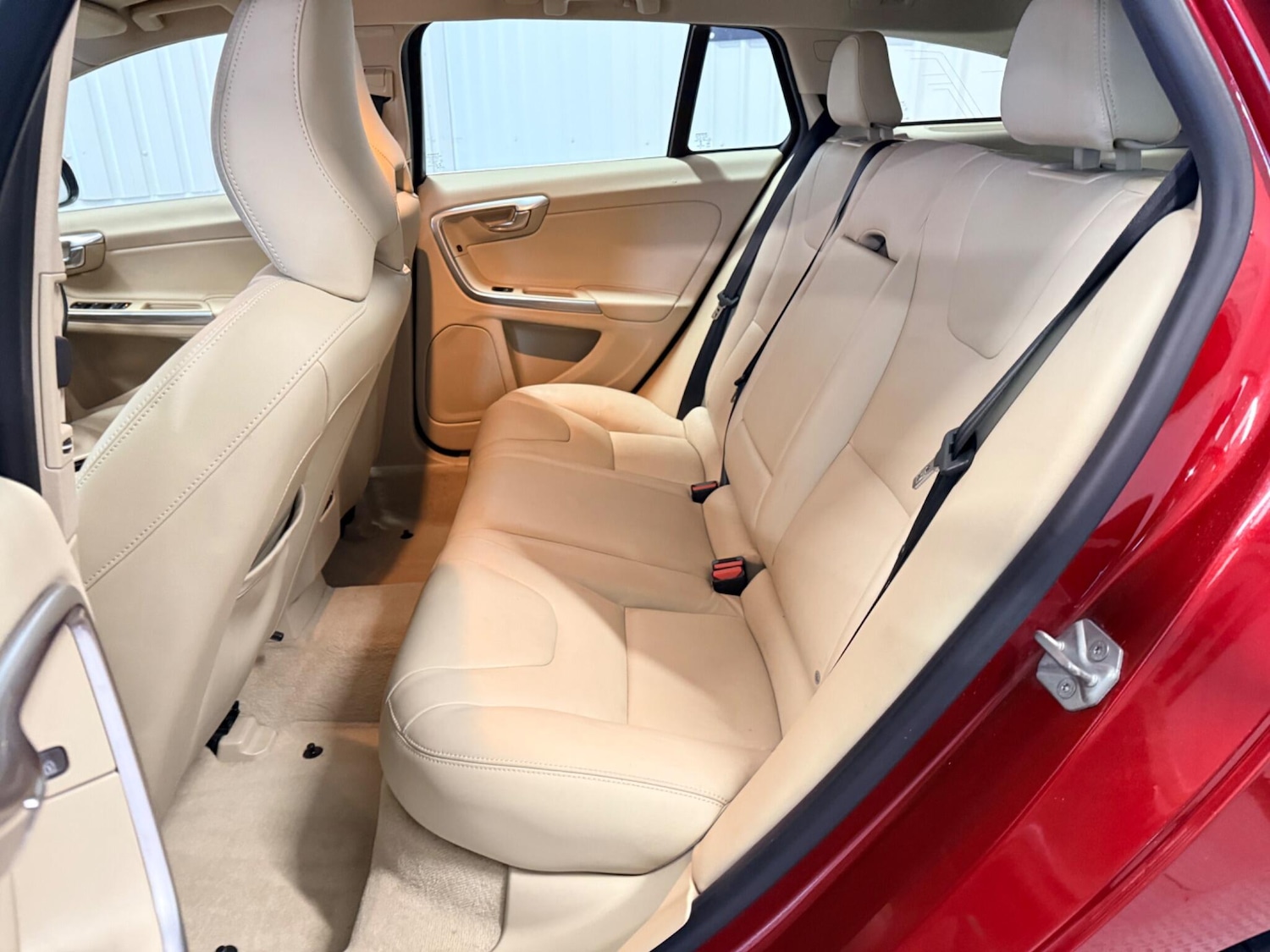 Used Volvo V60 2015 for sale - 77358743: Photo 16