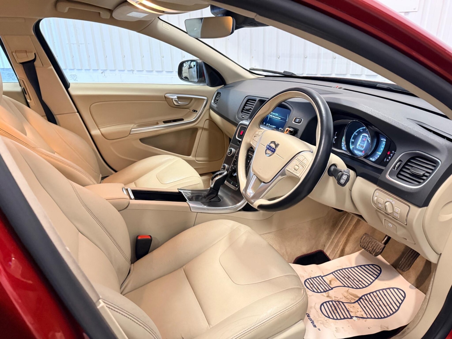 Used Volvo V60 2015 for sale - 77358743: Photo 19