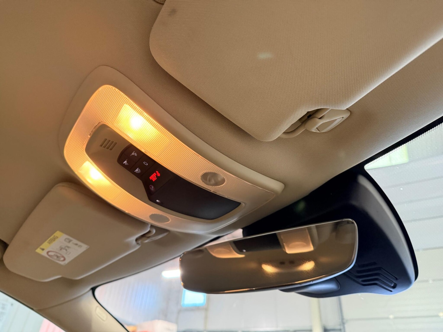 Used Volvo V60 2015 for sale - 77358743: Photo 26