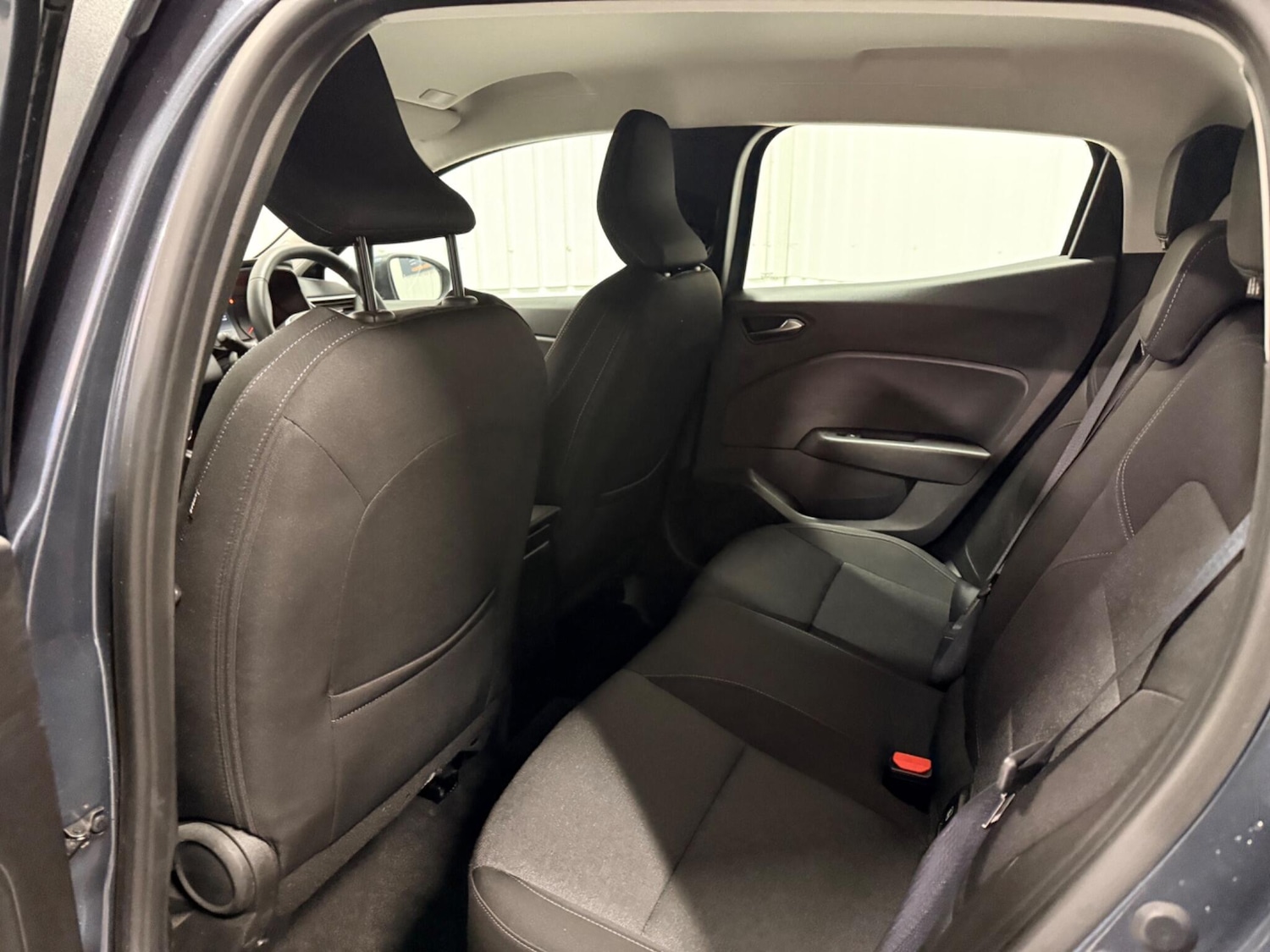 Used Renault Clio 2021 for sale - 77386808: Photo 11