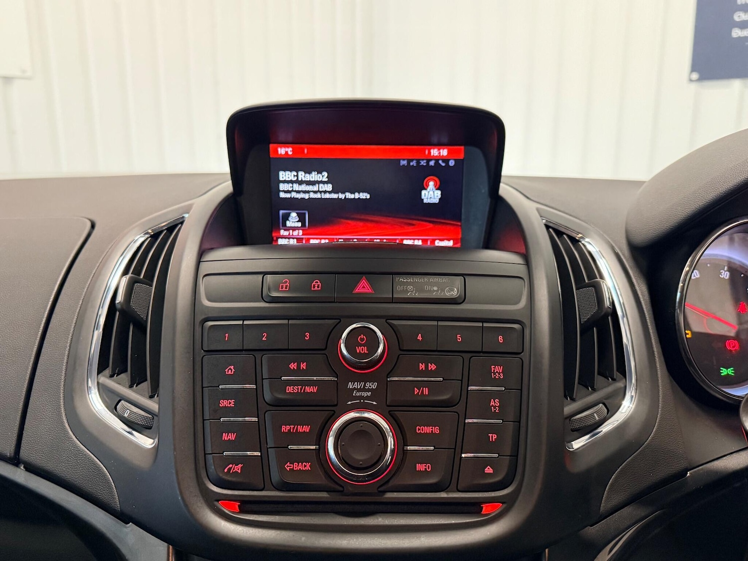 Used Vauxhall Zafira Tourer 2015 for sale - 77090918: Photo 31