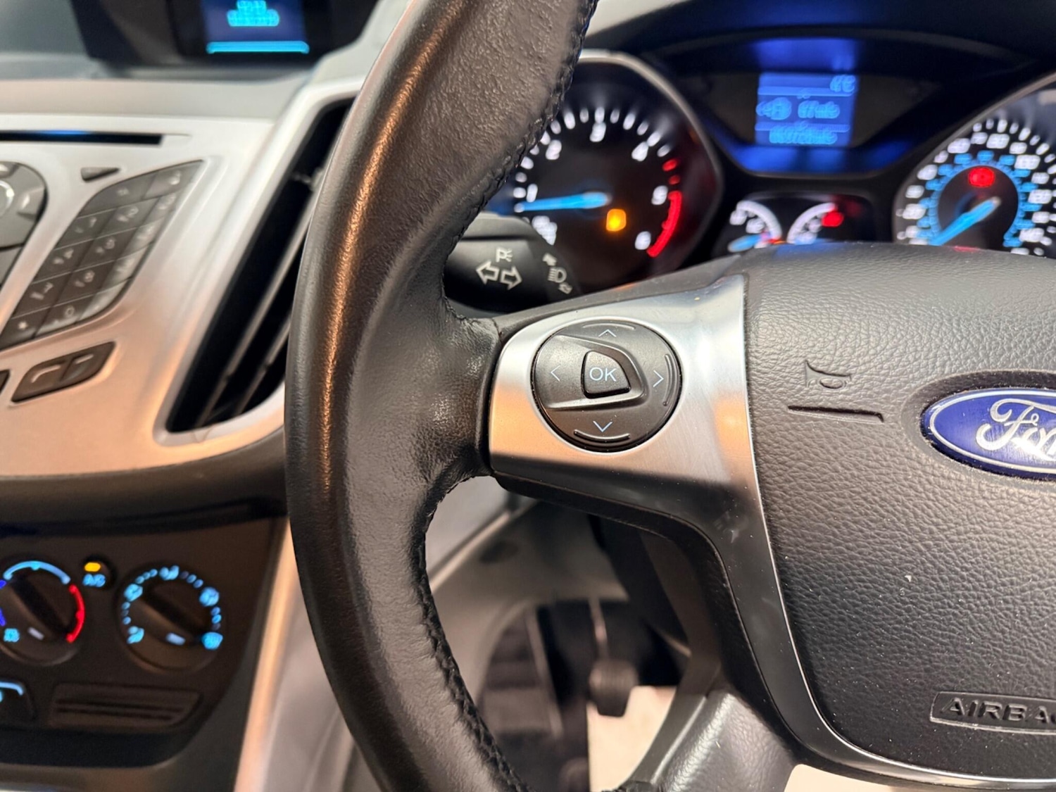 Used Ford Grand C-Max 2015 for sale - 77344060: Photo 25