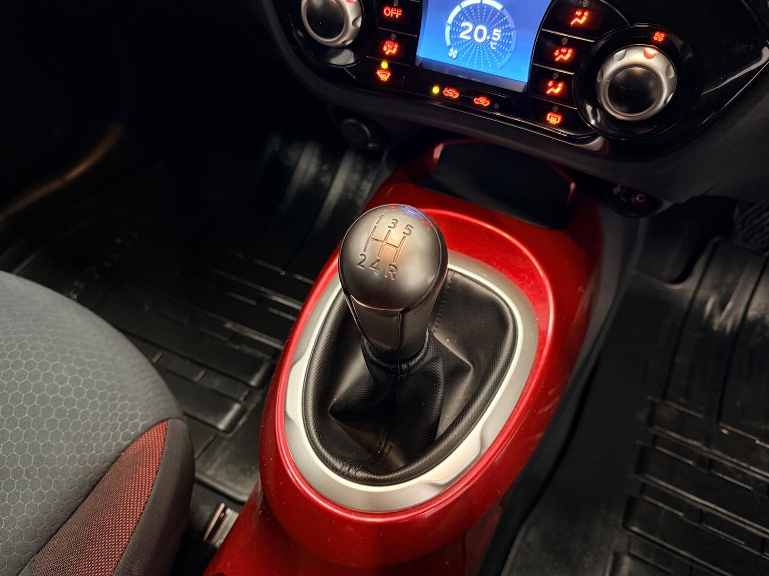 Used Nissan Juke 2014 for sale - 76498977: Photo 26