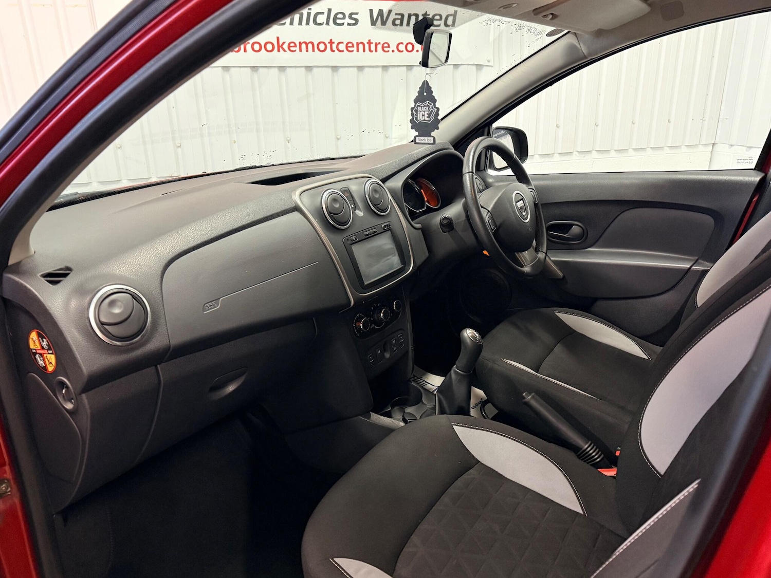 Used Dacia Sandero Stepway 2015 for sale - 76899367: Photo 9