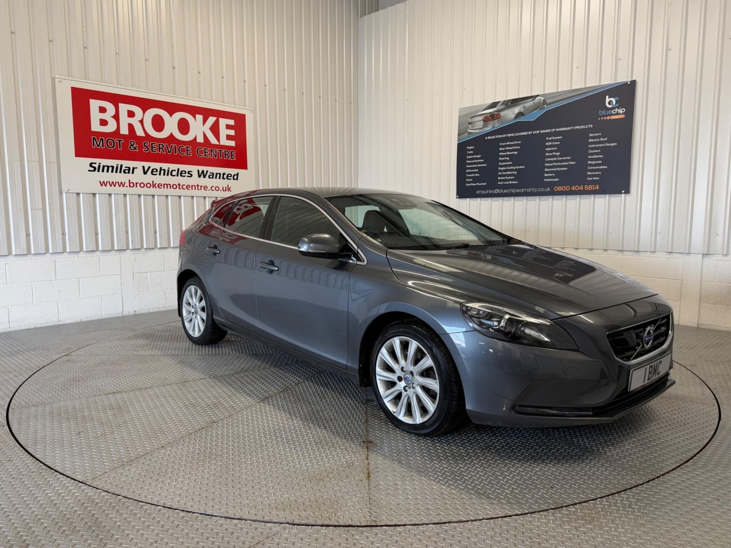 Used Volvo V40 2014 for sale - 77882084: Photo 1