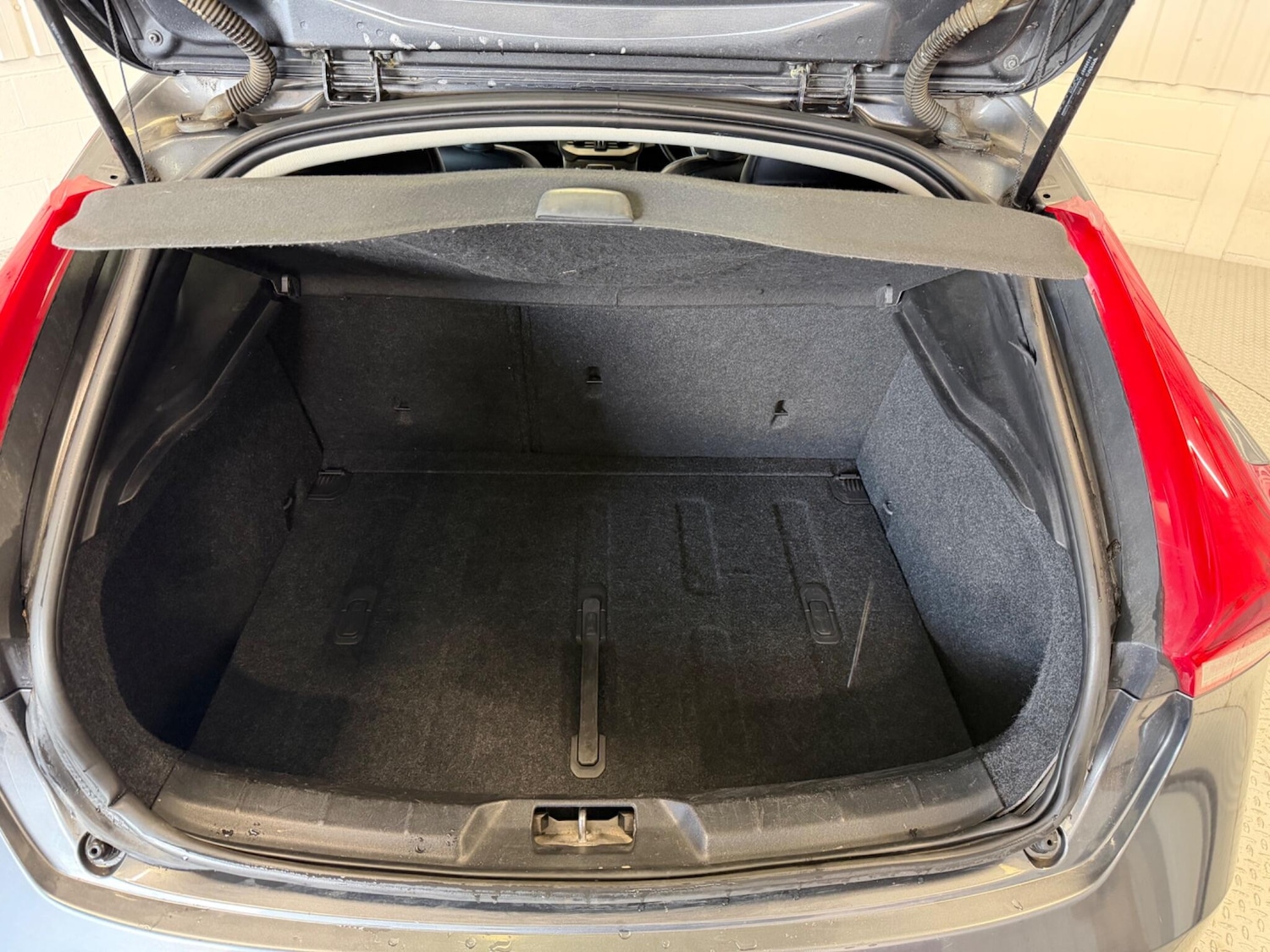 Used Volvo V40 2014 for sale - 77882084: Photo 11