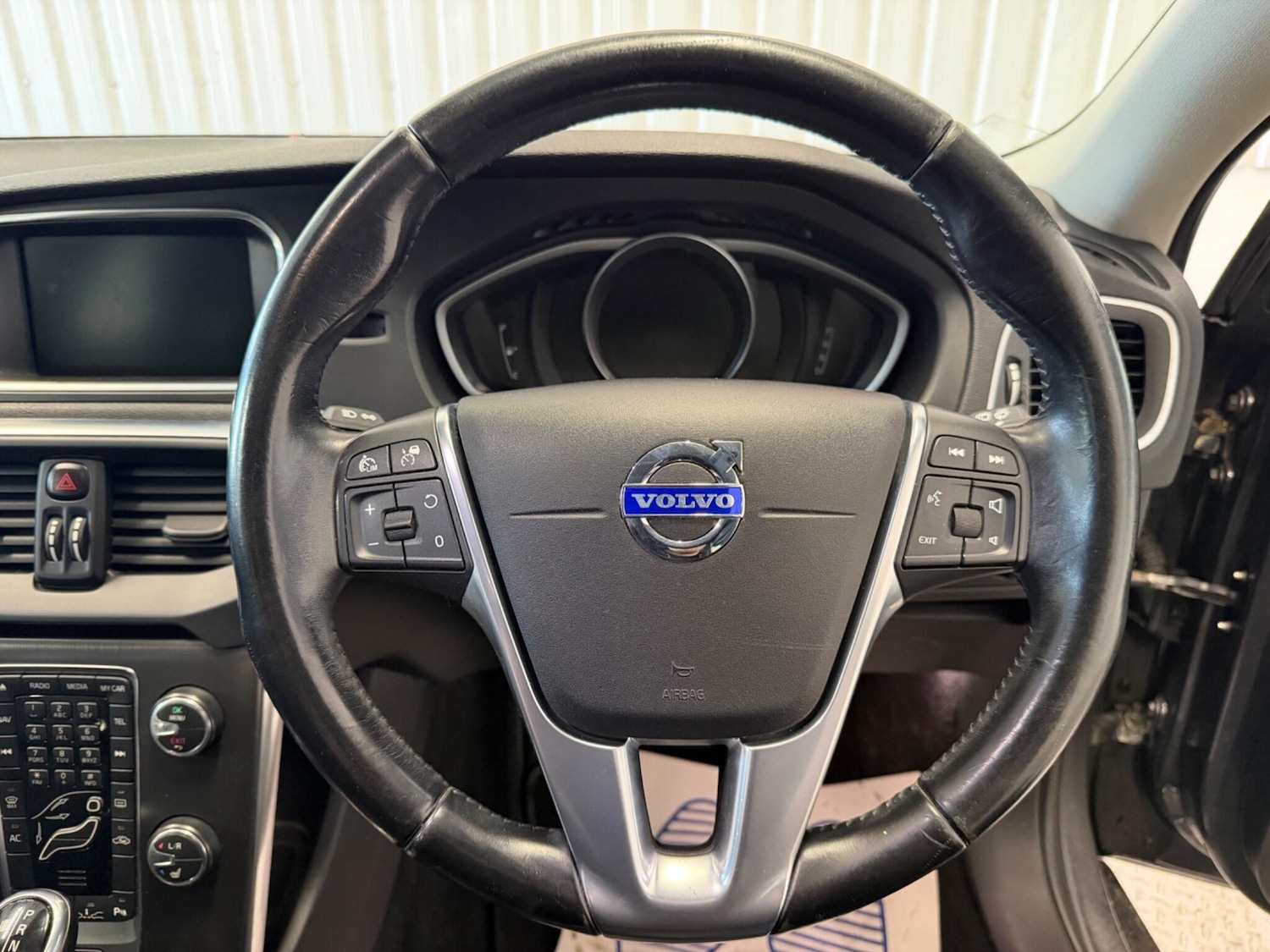 Used Volvo V40 2014 for sale - 77882084: Photo 18