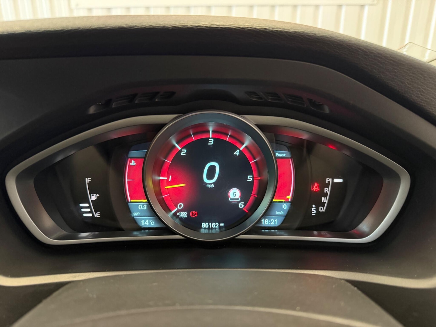 Used Volvo V40 2014 for sale - 77882084: Photo 21