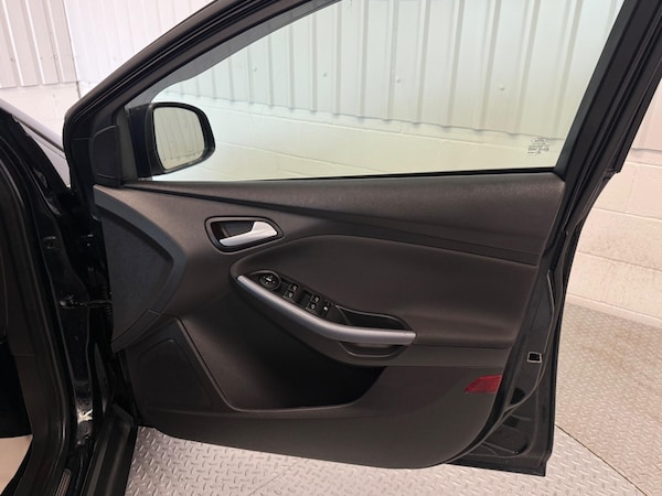 Used Ford Focus 2015 for sale - 75350467: Photo 20