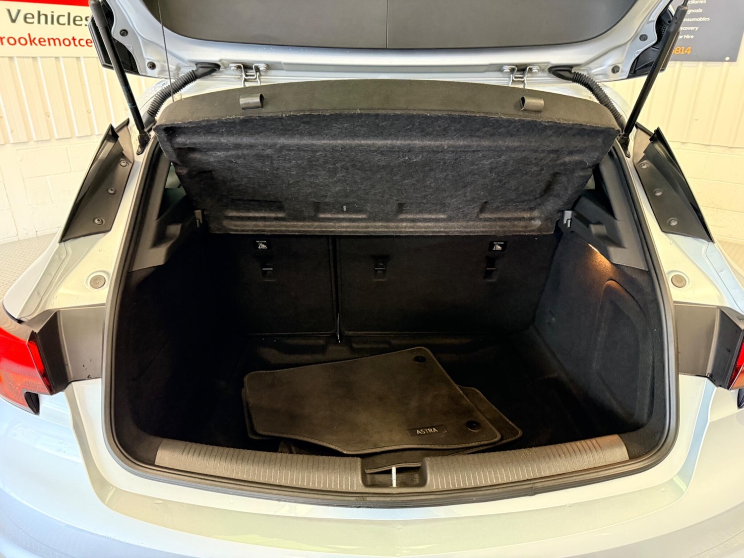 Used Volkswagen T-Roc for sale - 78116383: Photo 17