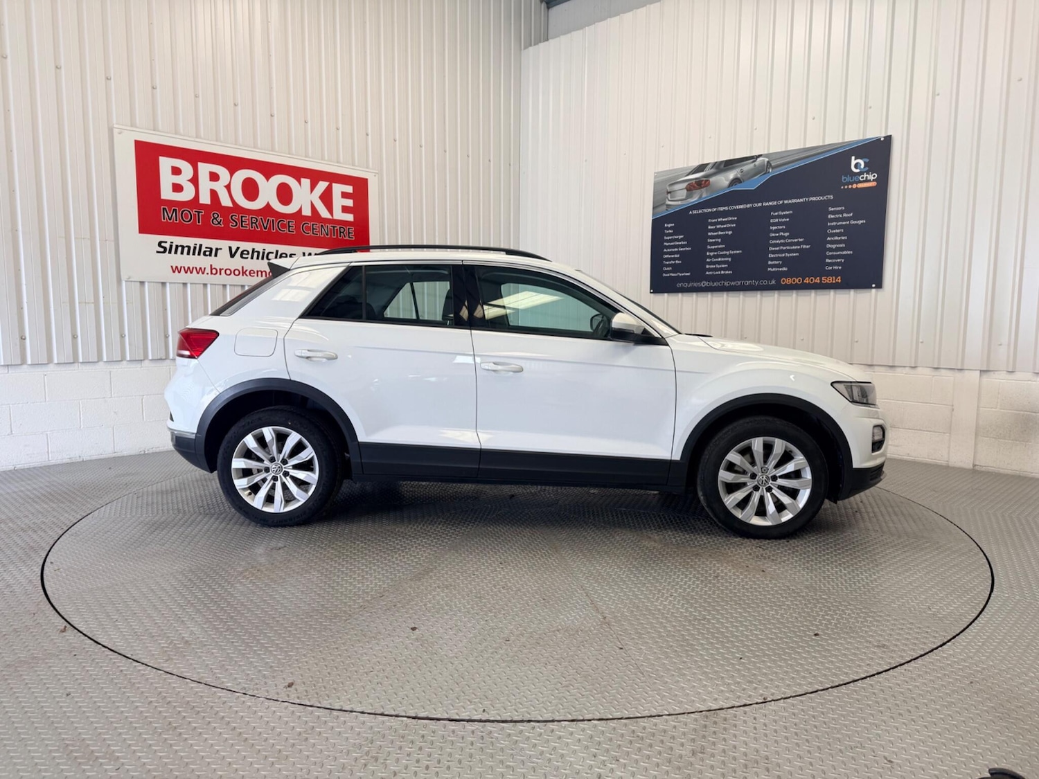 Used Volkswagen T-Roc for sale - 78116383: Photo 6