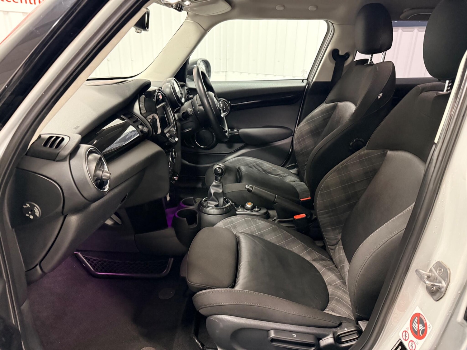 Used MINI Hatch 2015 for sale - 77253600: Photo 10