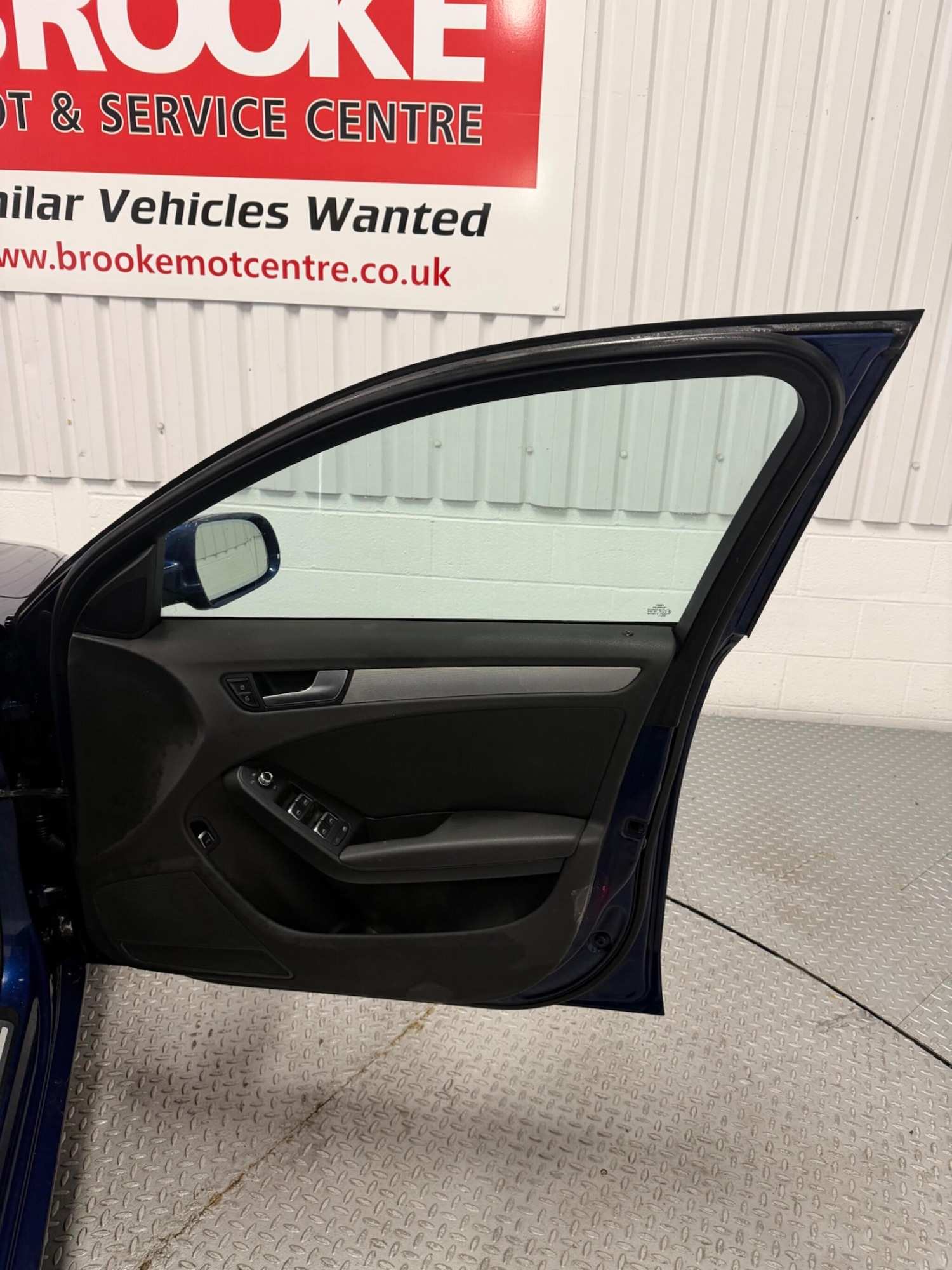 Used Audi A4 2012 for sale - 77455380: Photo 16