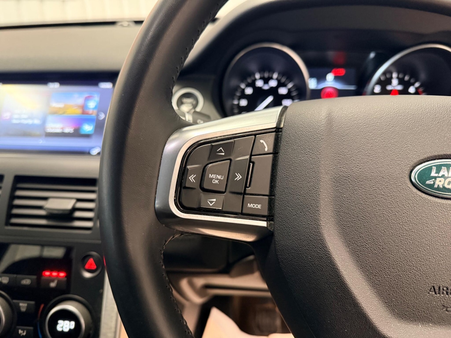 Used Land Rover Discovery Sport 2017 for sale - 77612133: Photo 22