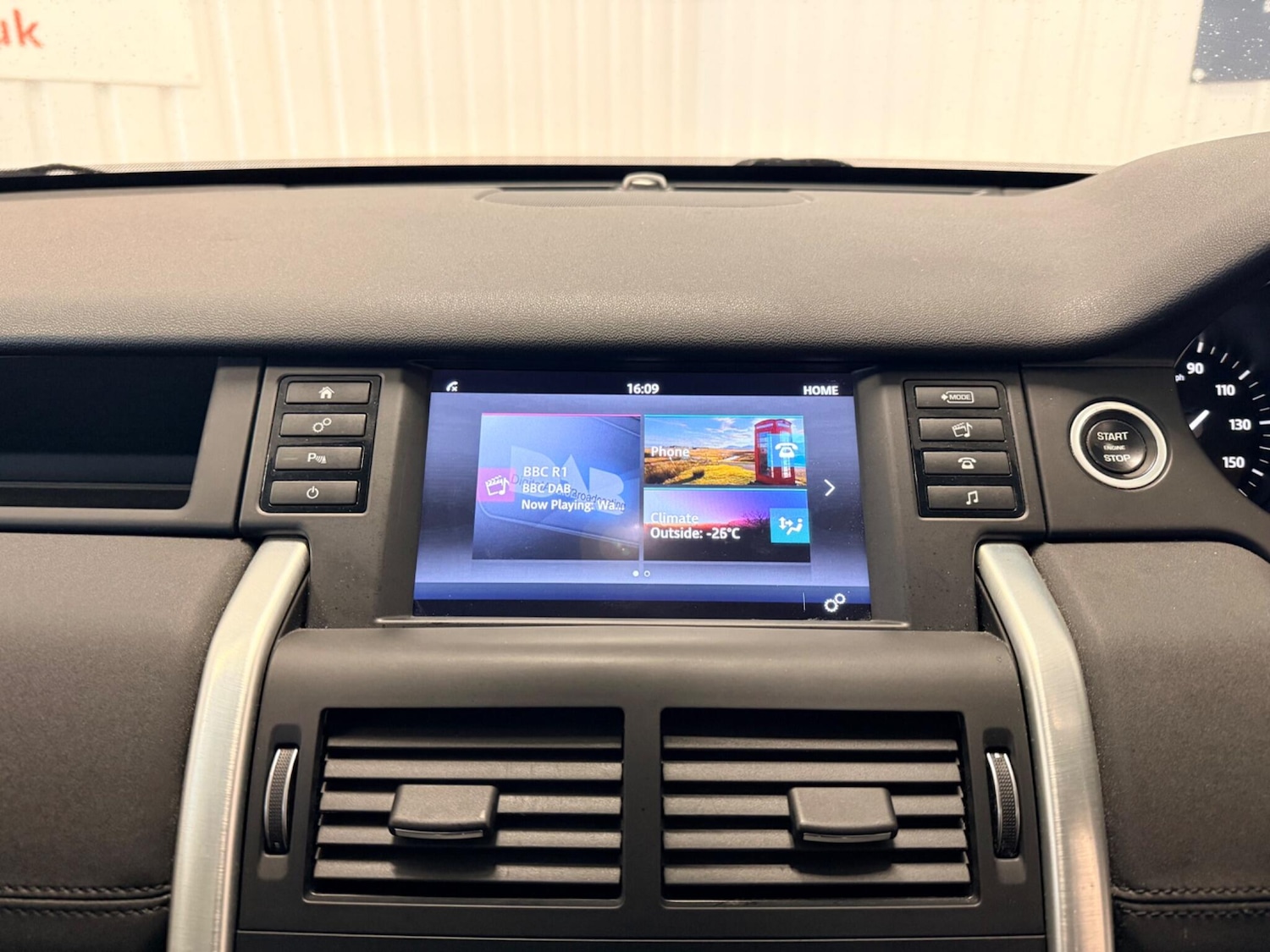 Used Land Rover Discovery Sport 2017 for sale - 77612133: Photo 23