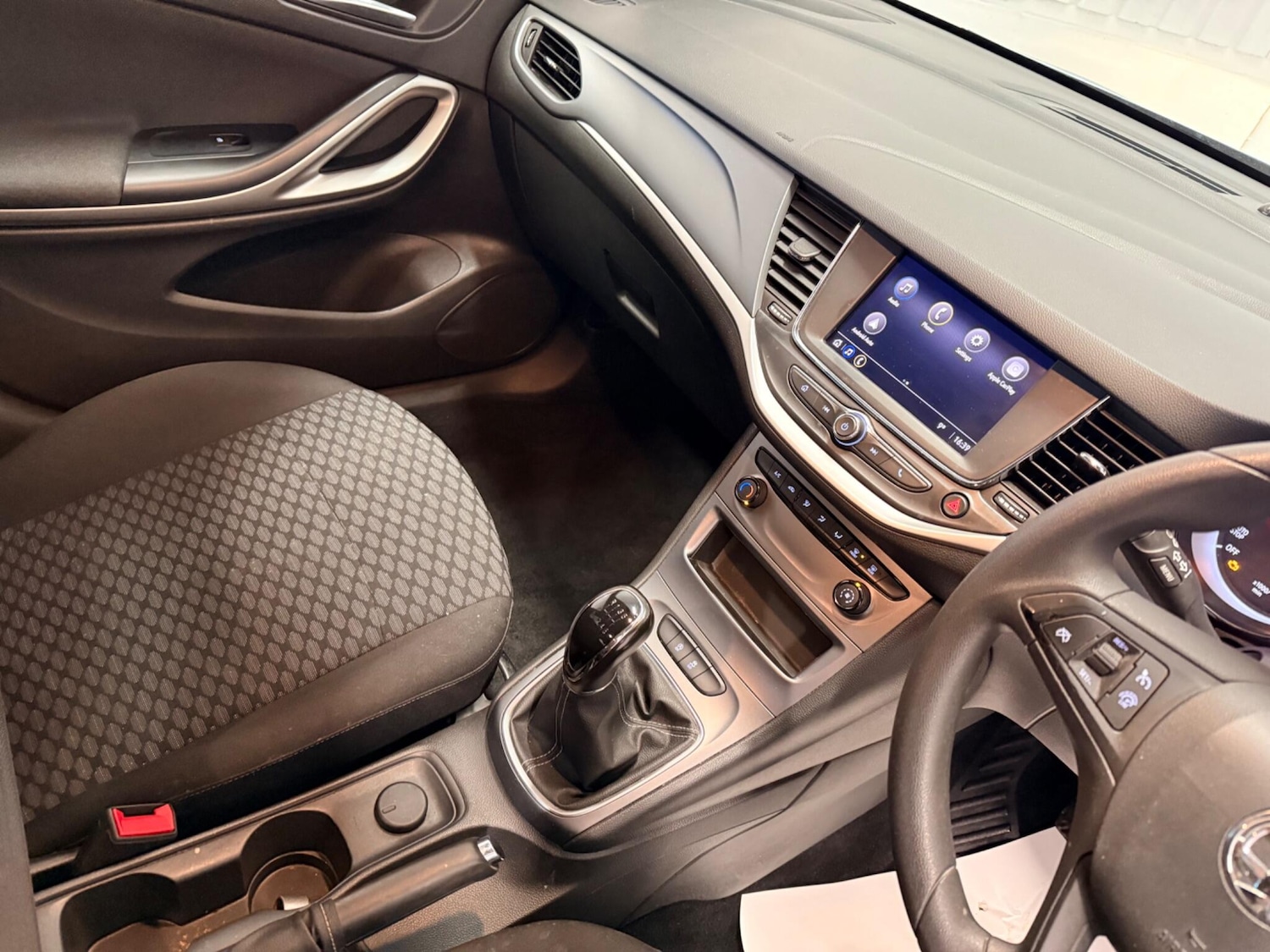 Used Vauxhall Astra for sale - 77440276: Photo 26