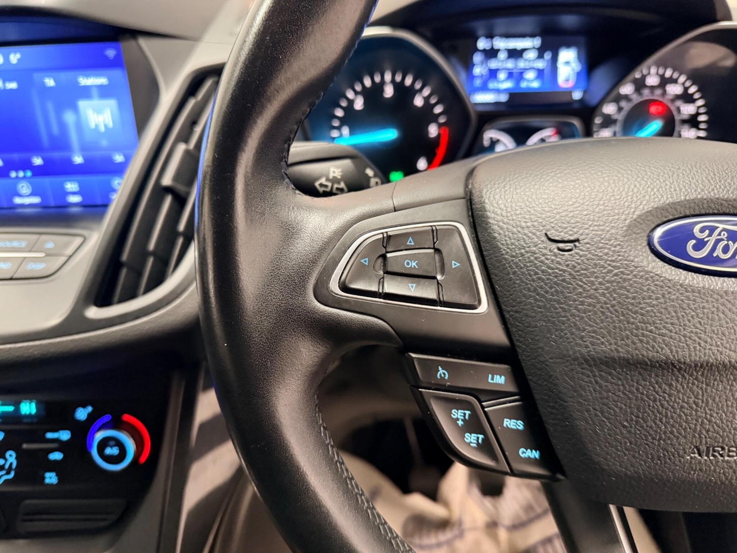 Used Ford Kuga 2017 for sale - 77358305: Photo 17