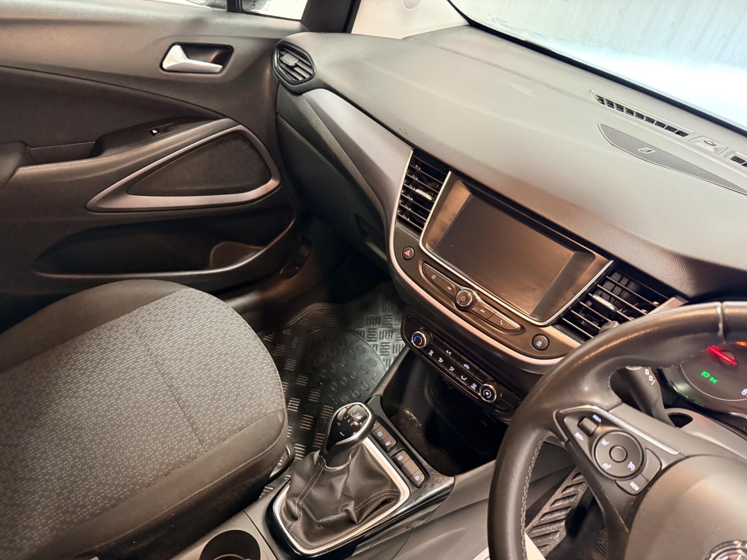 Used Vauxhall Crossland 2021 for sale - 77425229: Photo 25