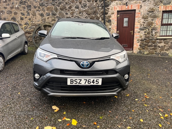 Used Toyota RAV4 2018 for sale - 76389481: Photo 2