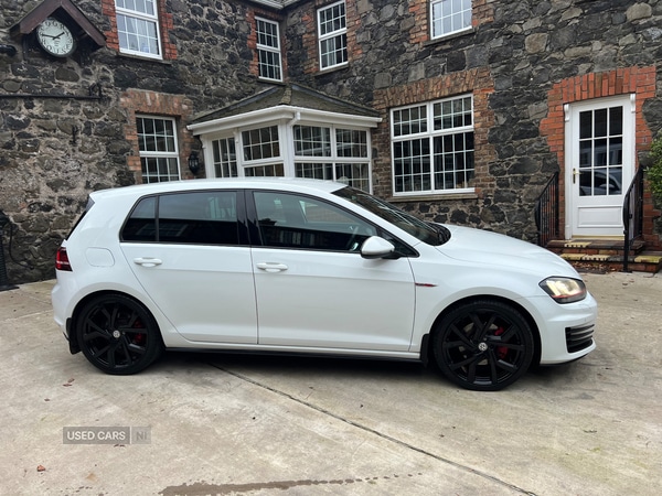 Used Volkswagen Golf 2015 for sale - 76914038: Photo 2