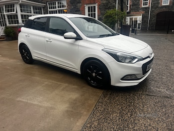 Used Hyundai i20 2017 for sale - 79591134: Photo