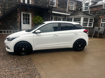 Used Hyundai i20 2017 for sale - 79591134: Photo