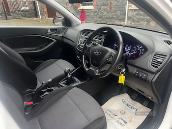 Used Hyundai i20 2017 for sale - 79591134: Photo
